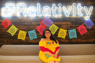 Porno becerdin qoshni oshxonada