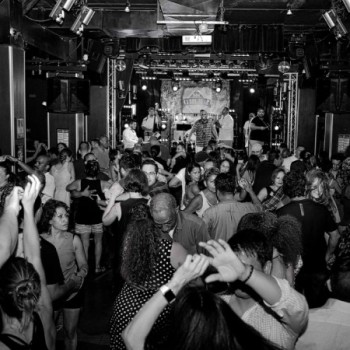 Salsa Sunday @ Cubby Bear