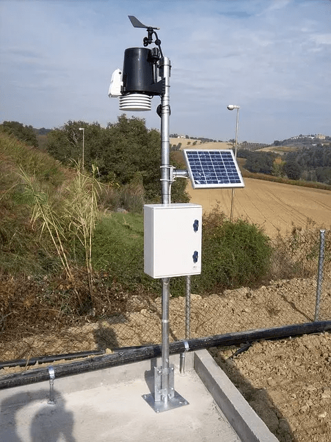 solar weather station
