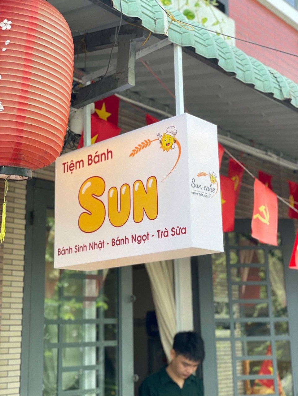 Hộp đèn LED mica không viền phát sáng bốn cạnh và mặt đáy