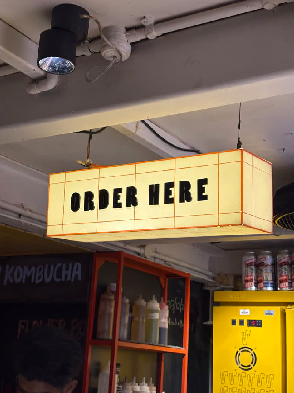 Hộp đèn mica Order Here dùng cho quán cafe và nhà hàng