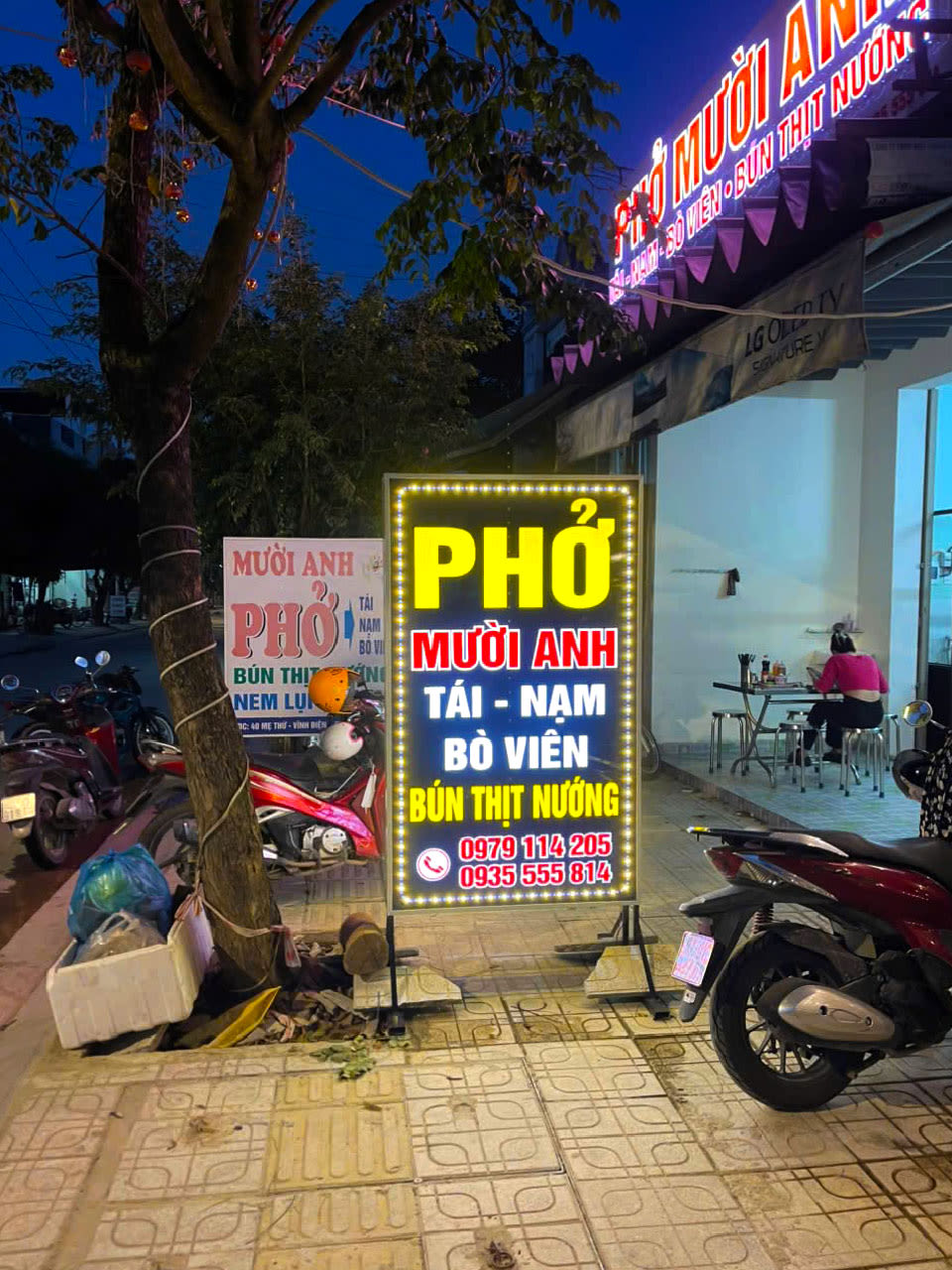 Hộp đèn LED chữ âm bản thiết kế theo yêu cầu