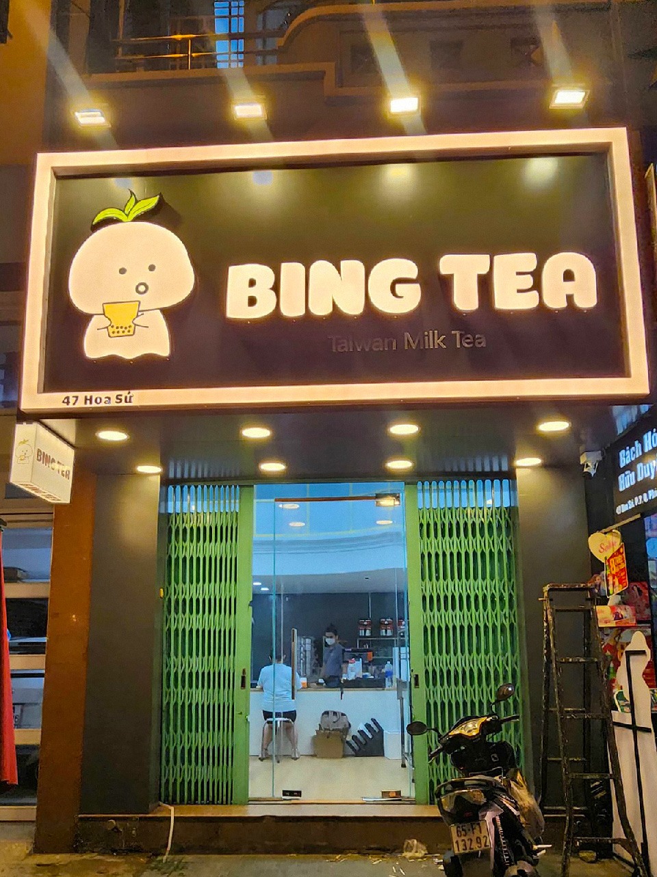 Bảng hiệu tiệm trà sữa alu chữ nổi LED sáng mặt