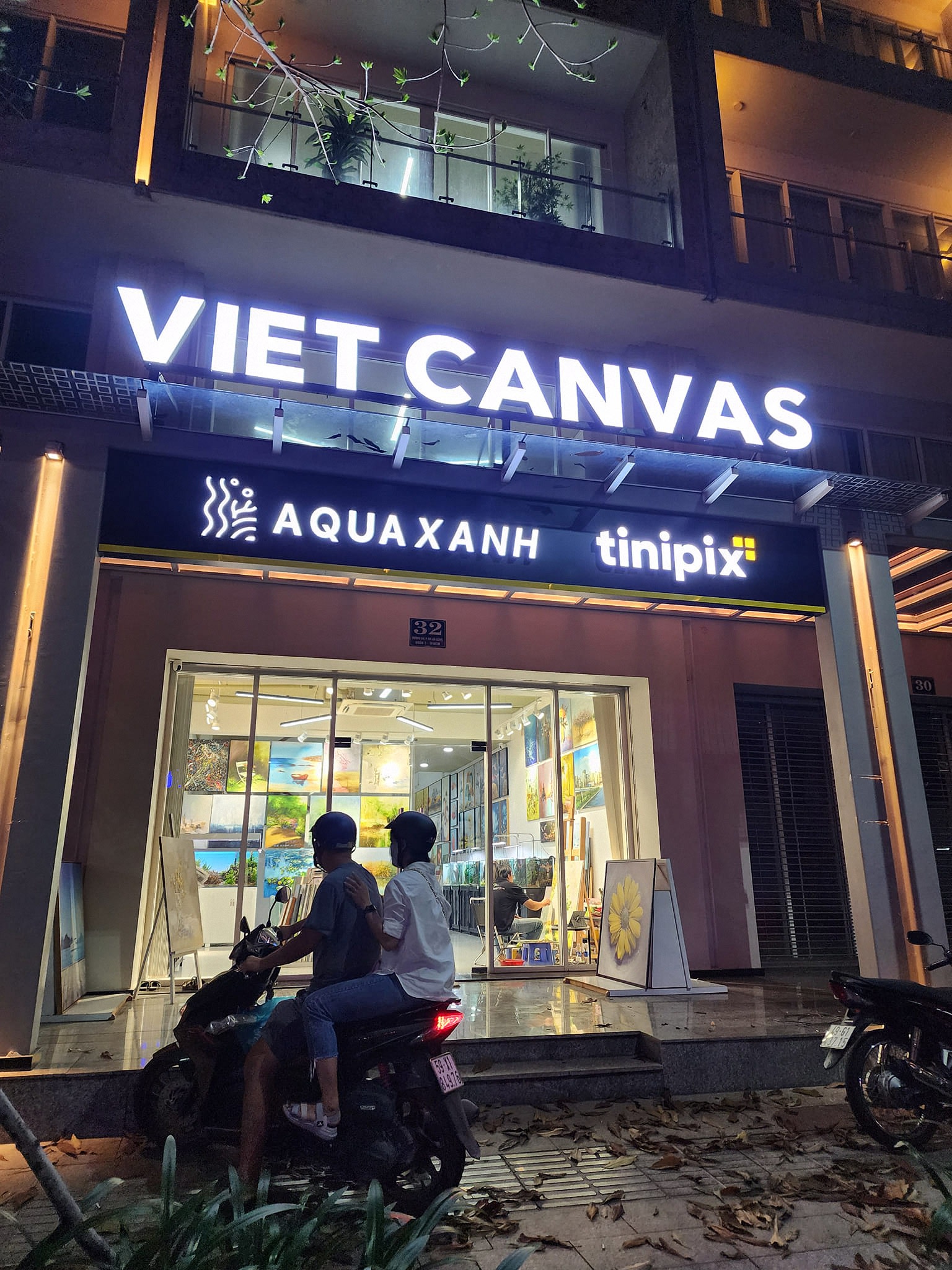Thi công bảng hiệu chữ nổi LED gắn khung sắt cố định