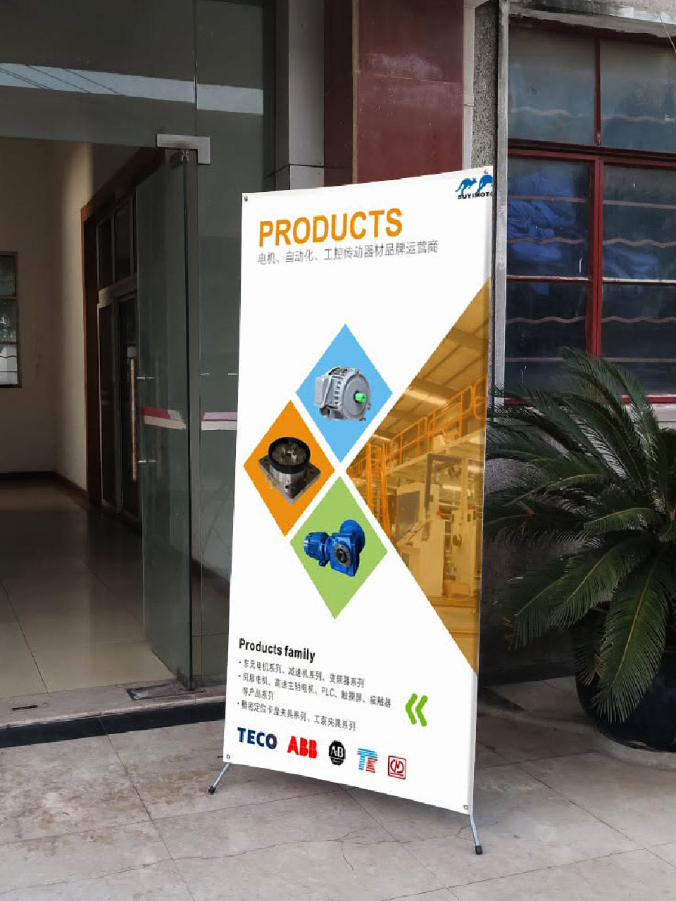 Thi công standee chữ X quảng cáo sự kiện