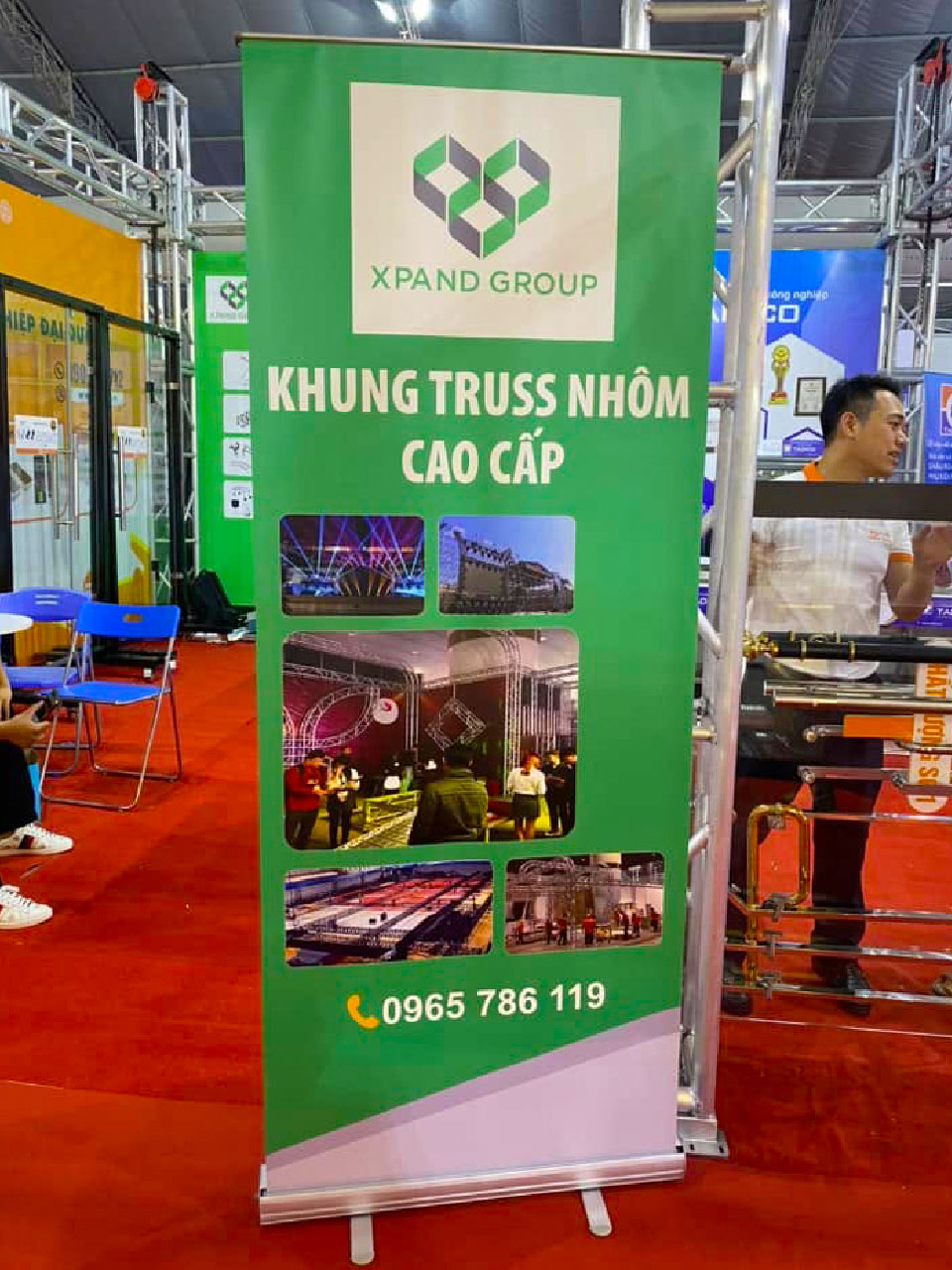 Standee cuốn nhôm cường lực quảng cáo chuyên nghiệp