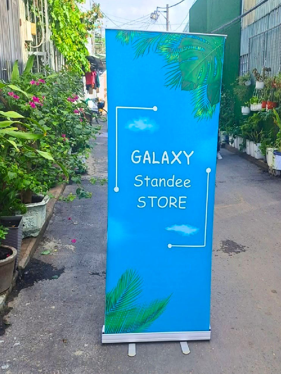 Standee cuốn nhôm cường lực quảng cáo khai trương