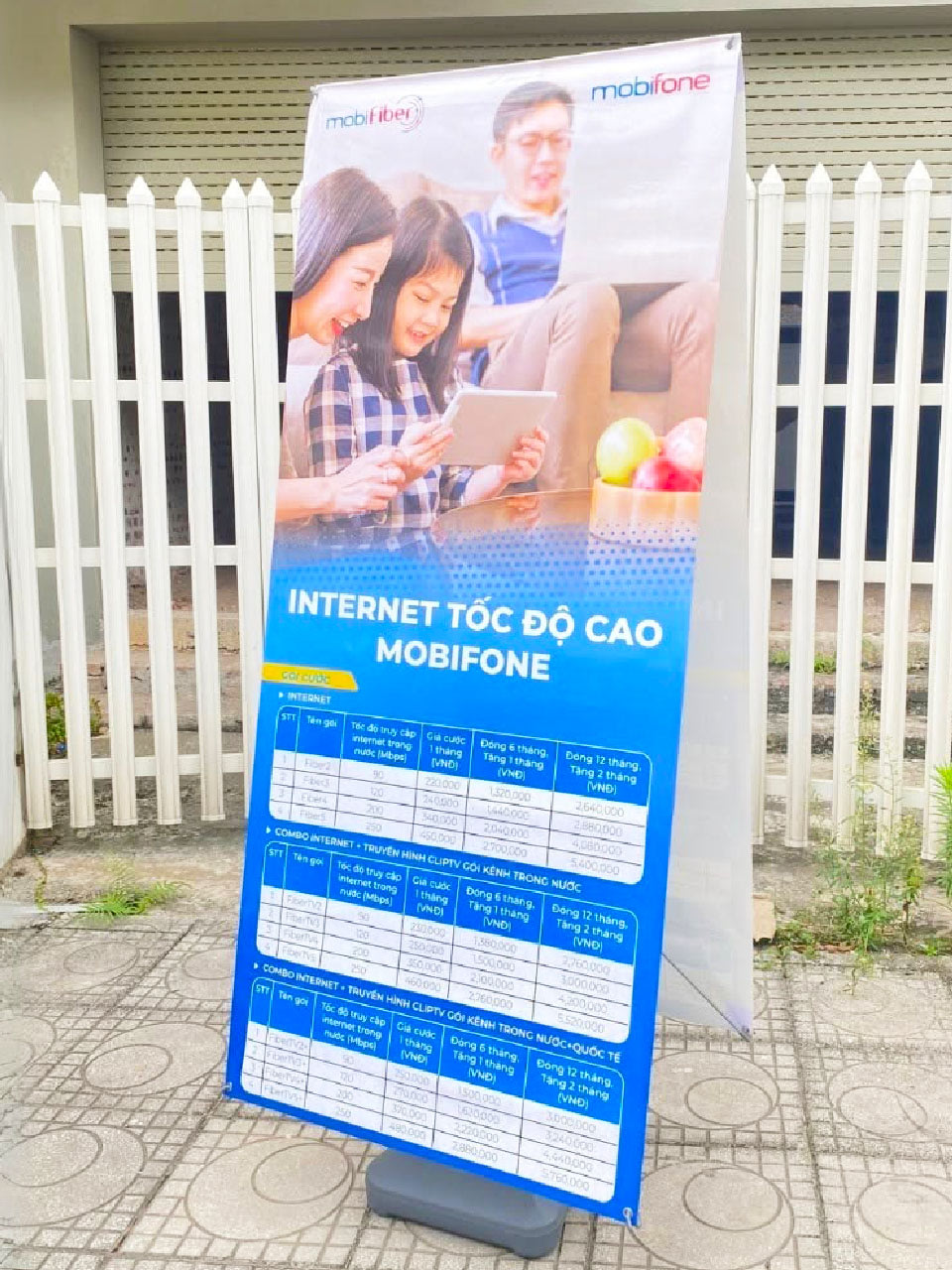 Standee đế nước cường lực quảng cáo khai trương