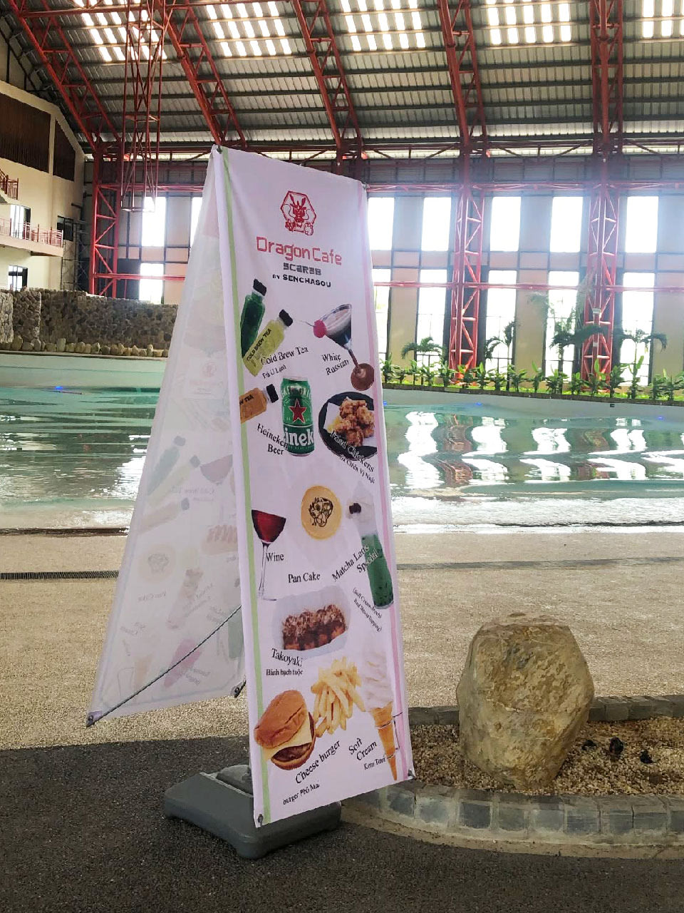 Standee đế nước 2 mặt cho cửa hàng