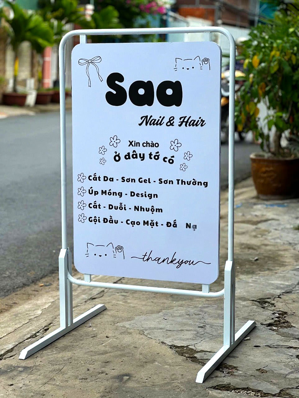 Standee khung kệ kiểu cửa quảng cáo sự kiện