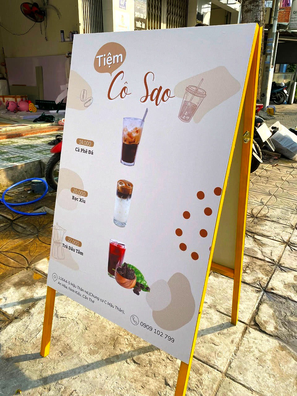 Standee chữ A 2 mặt trưng bày quảng cáo