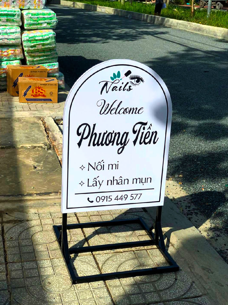 Standee khung sắt đứng quảng cáo 2 mặt