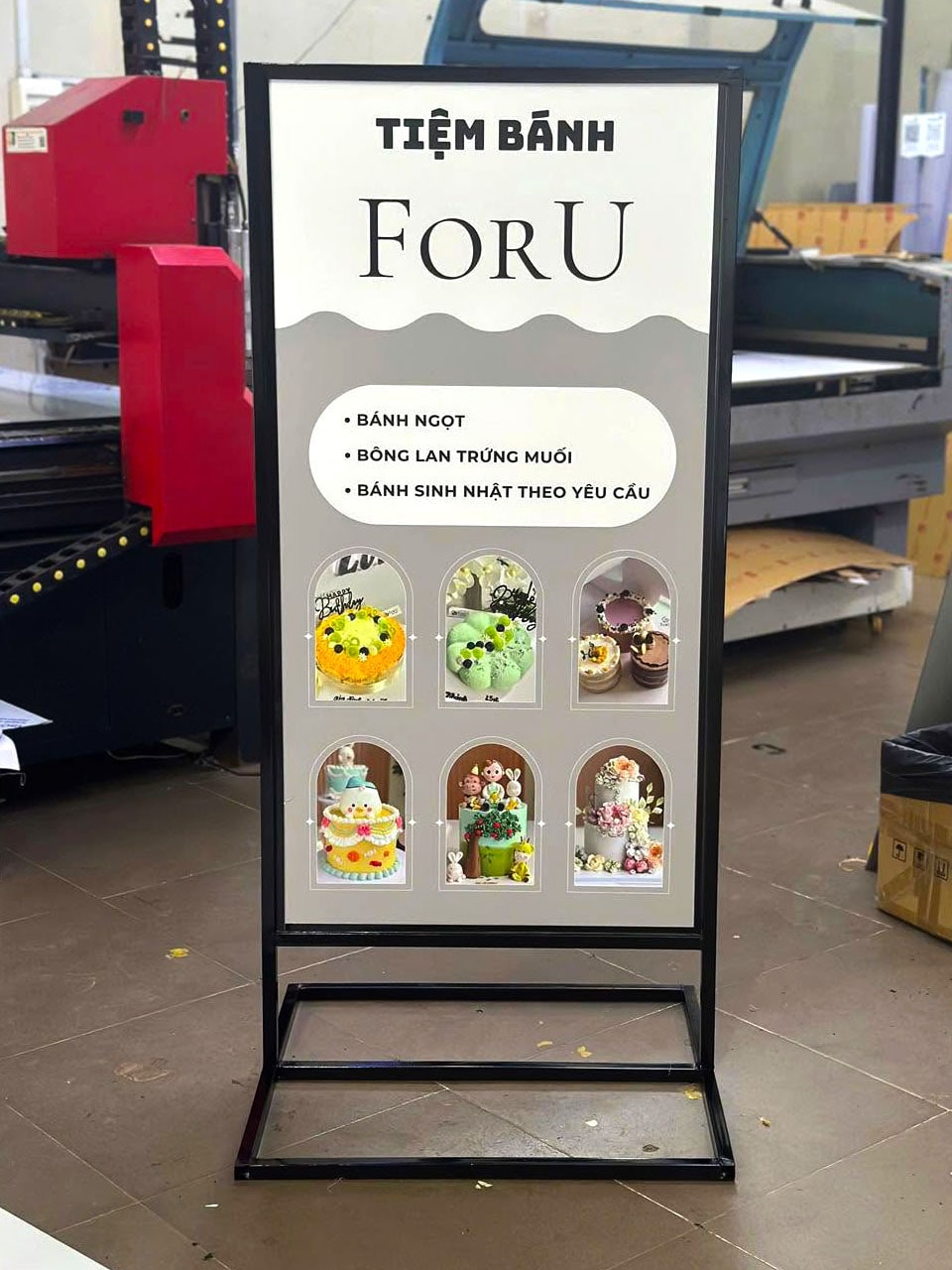 Standee khung sắt 2 mặt cho chương trình khuyến mãi