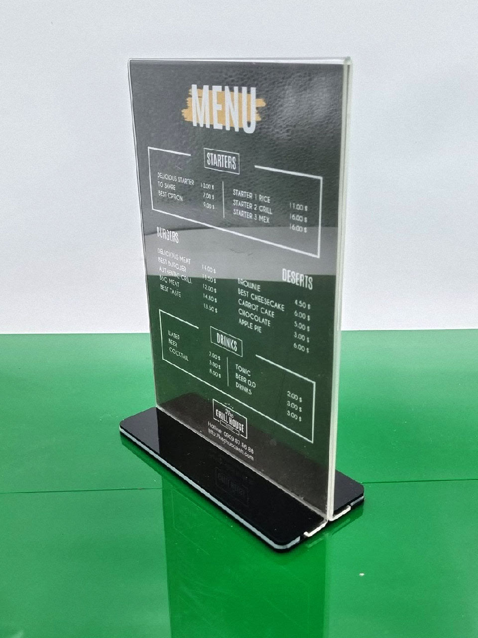 Mẫu kệ mica A5 để bàn trong suốt