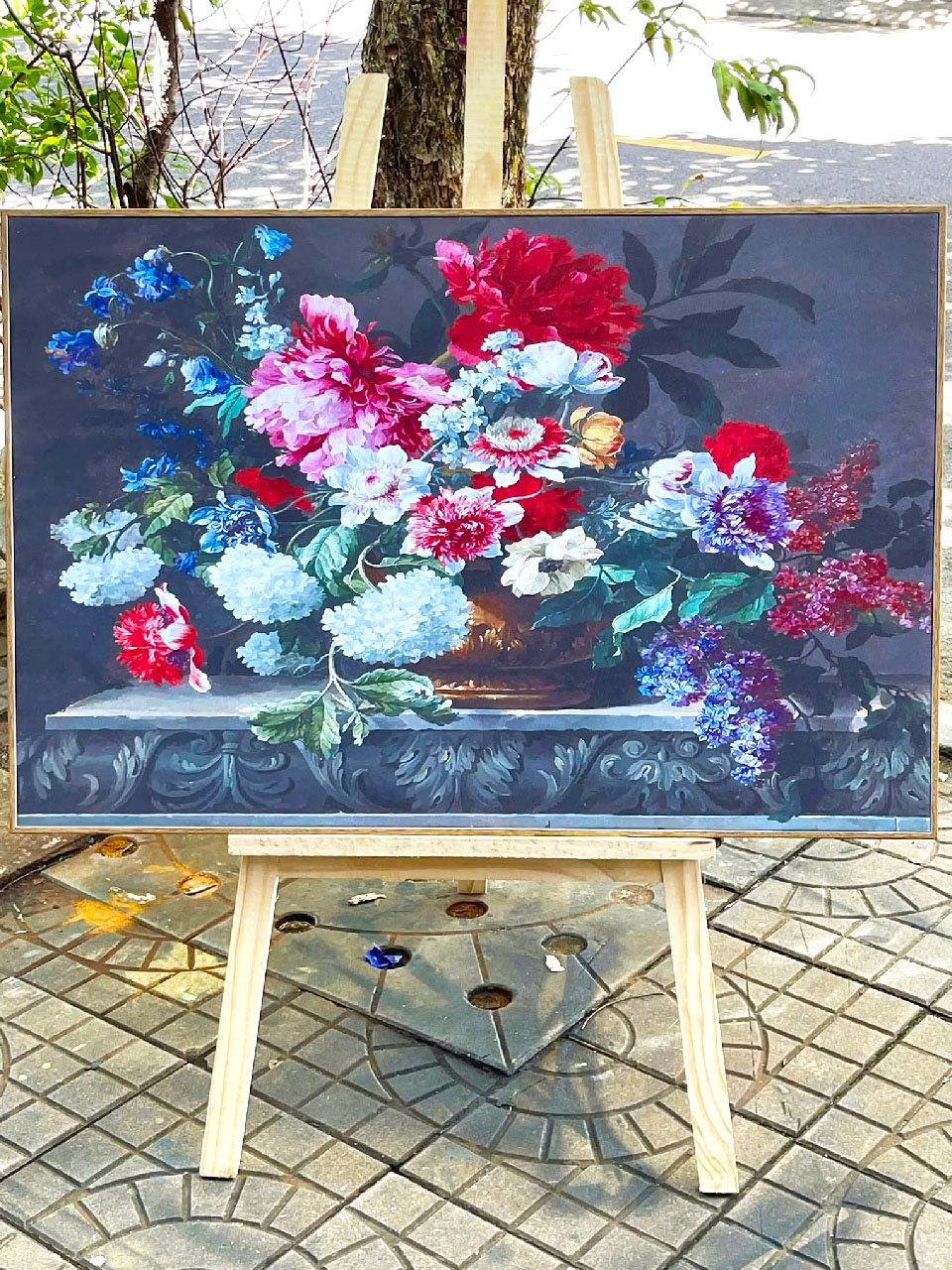 Thi công standee chân gỗ 1 mặt
