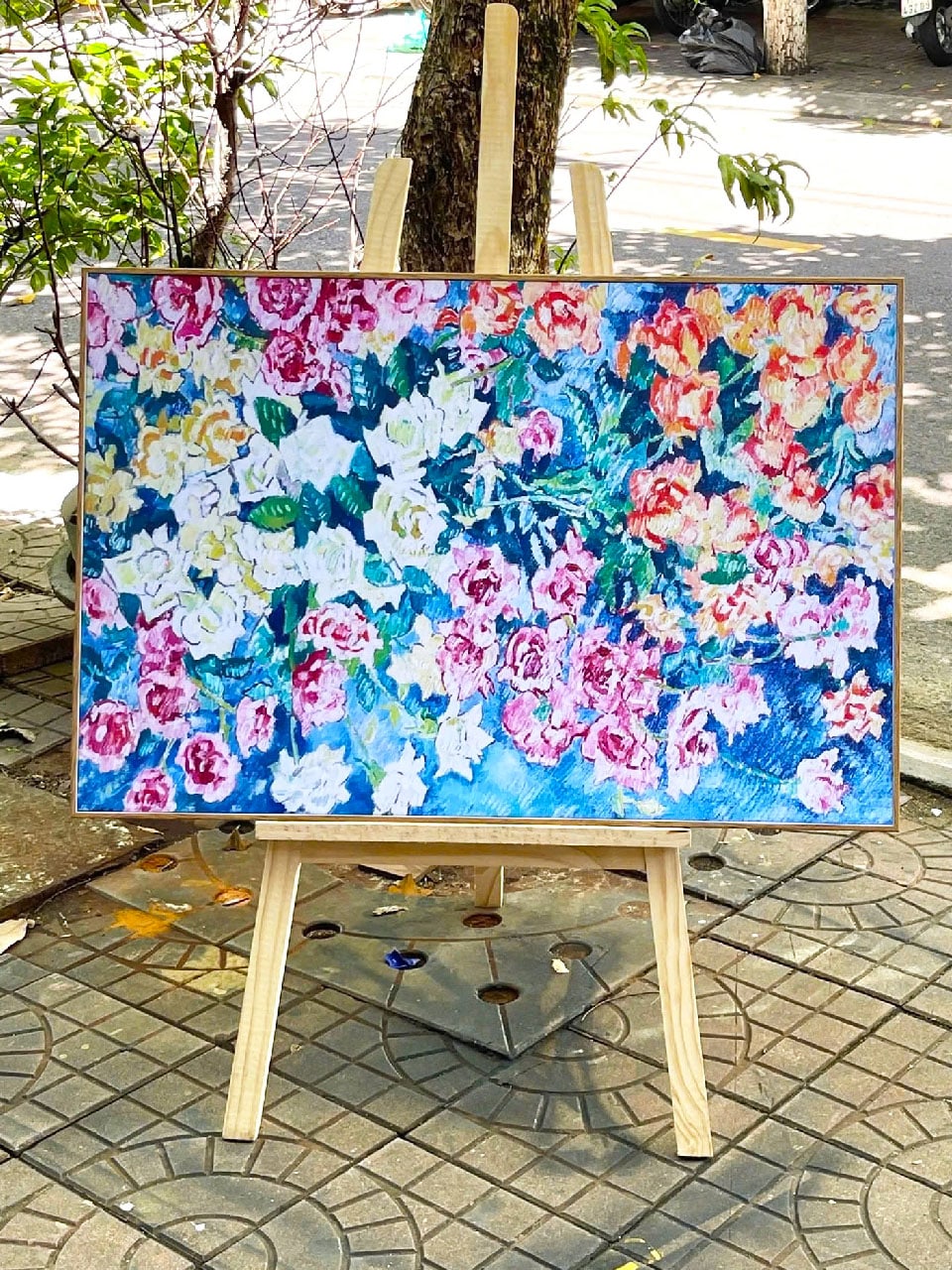 Mẫu standee chân gỗ quảng cáo cao cấp