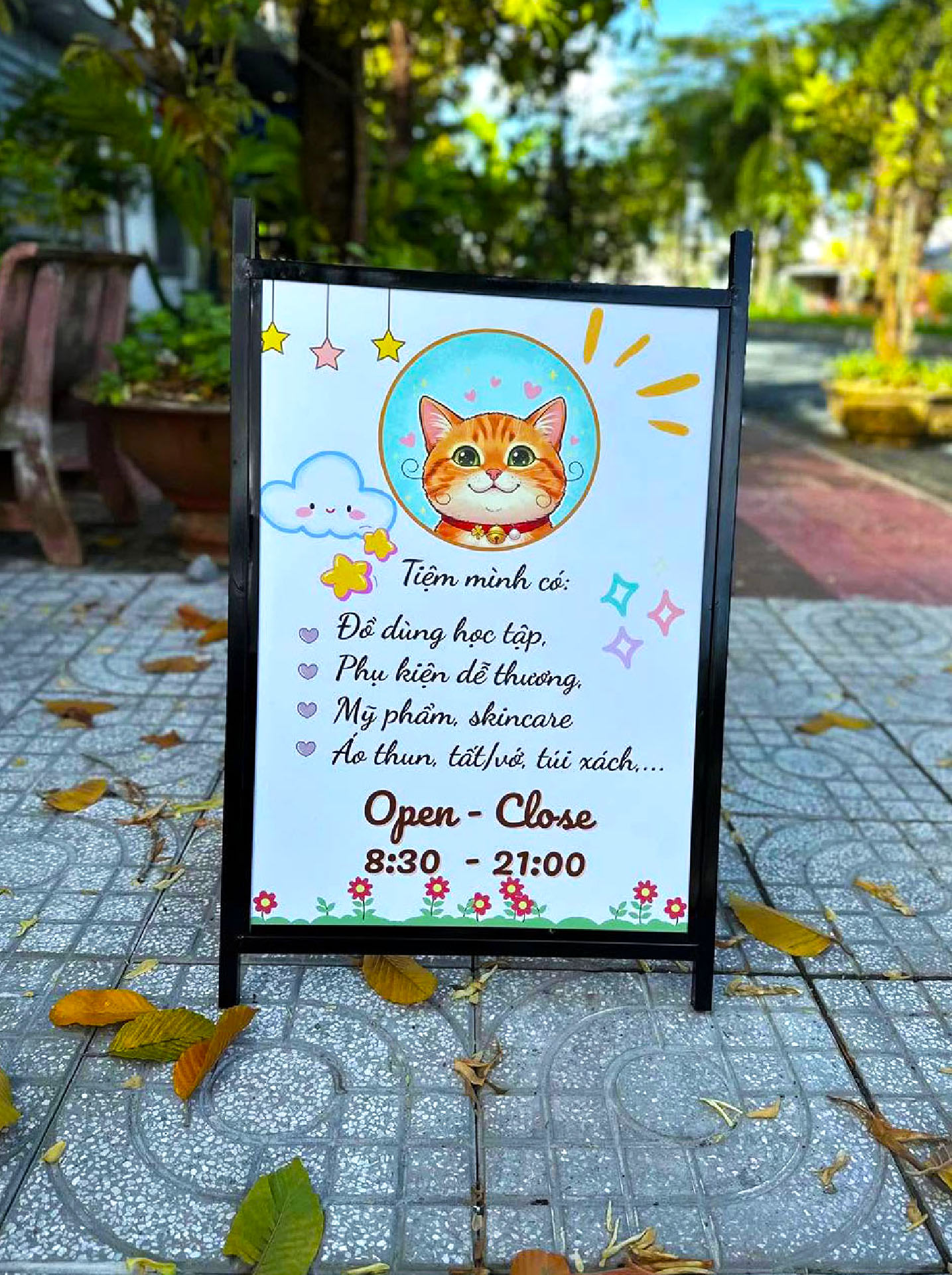 Standee chữ A 1 mặt decal cán Formex