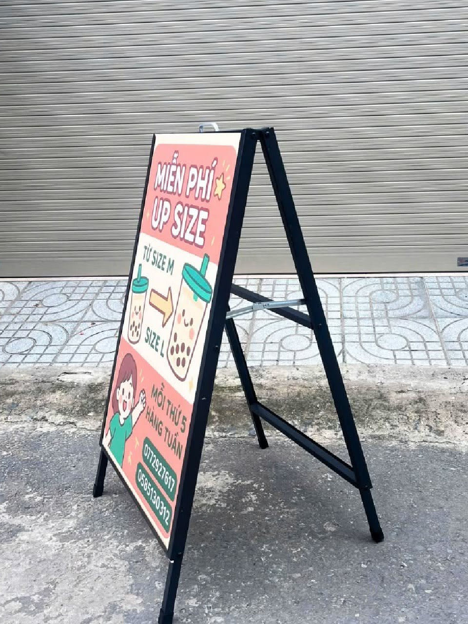Standee chữ A 1 mặt cho quán cafe