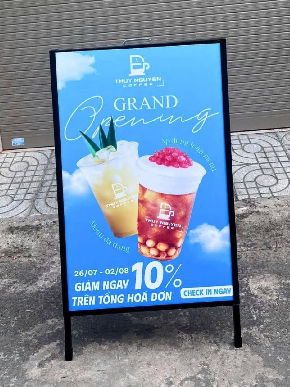 Standee chữ A quảng cáo chương trình khuyến mãi