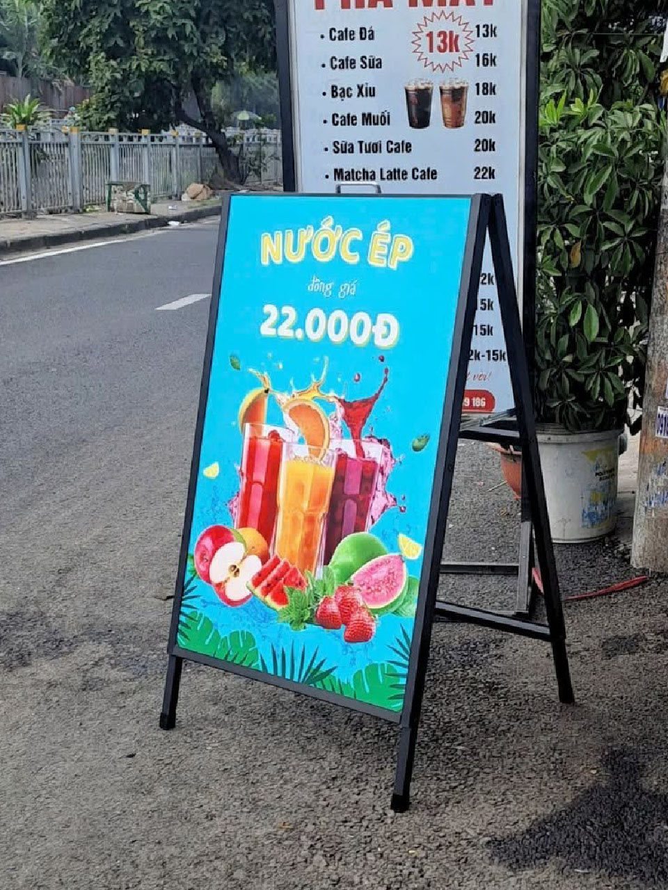 Standee chữ A Formex quảng cáo khai trương