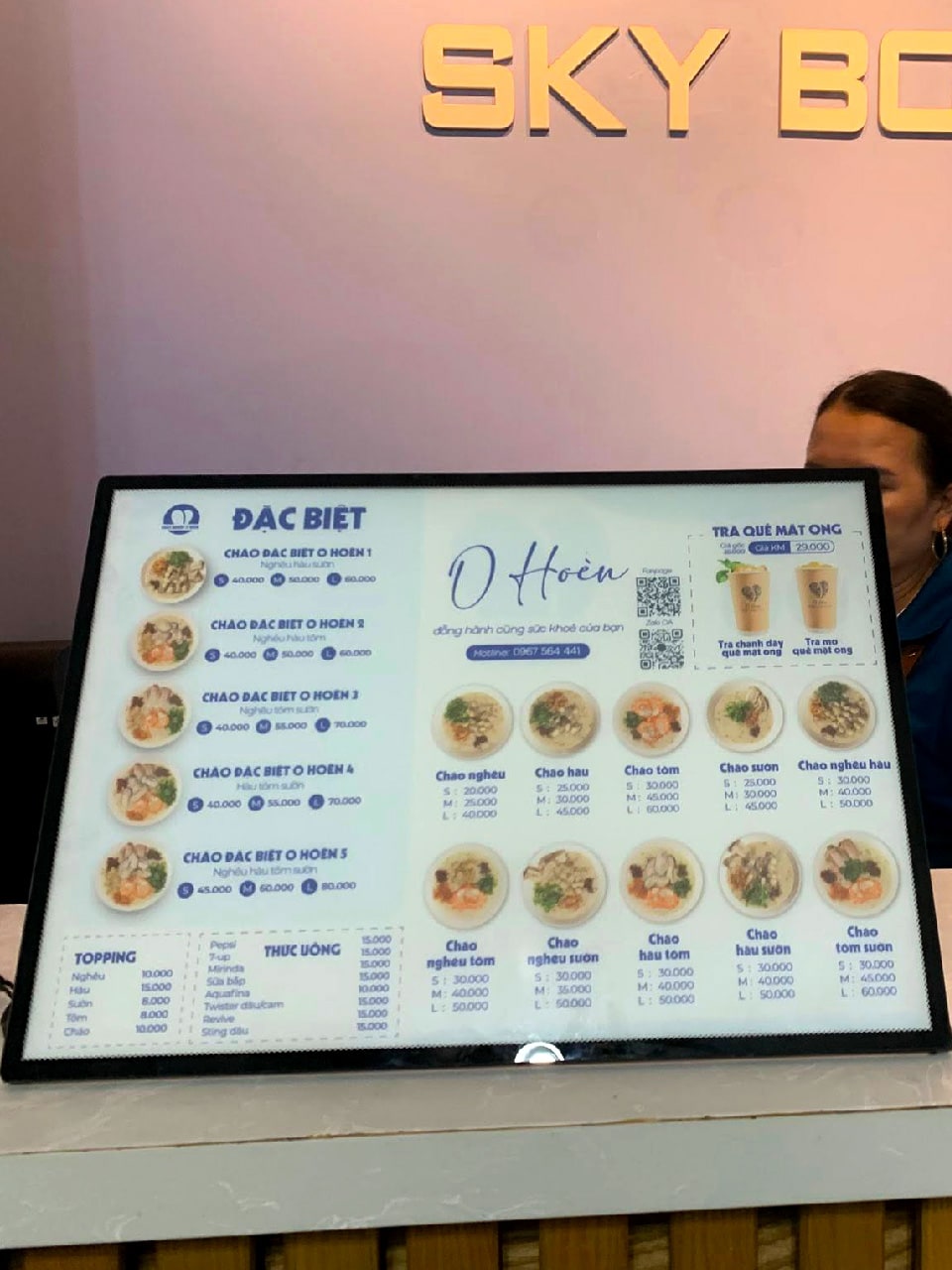 Hộp đèn menu LED A4 để bàn tại quầy