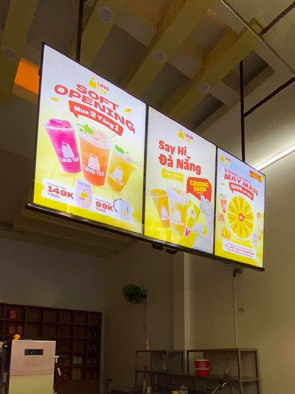 Bảng menu LED A2 treo tại quầy order