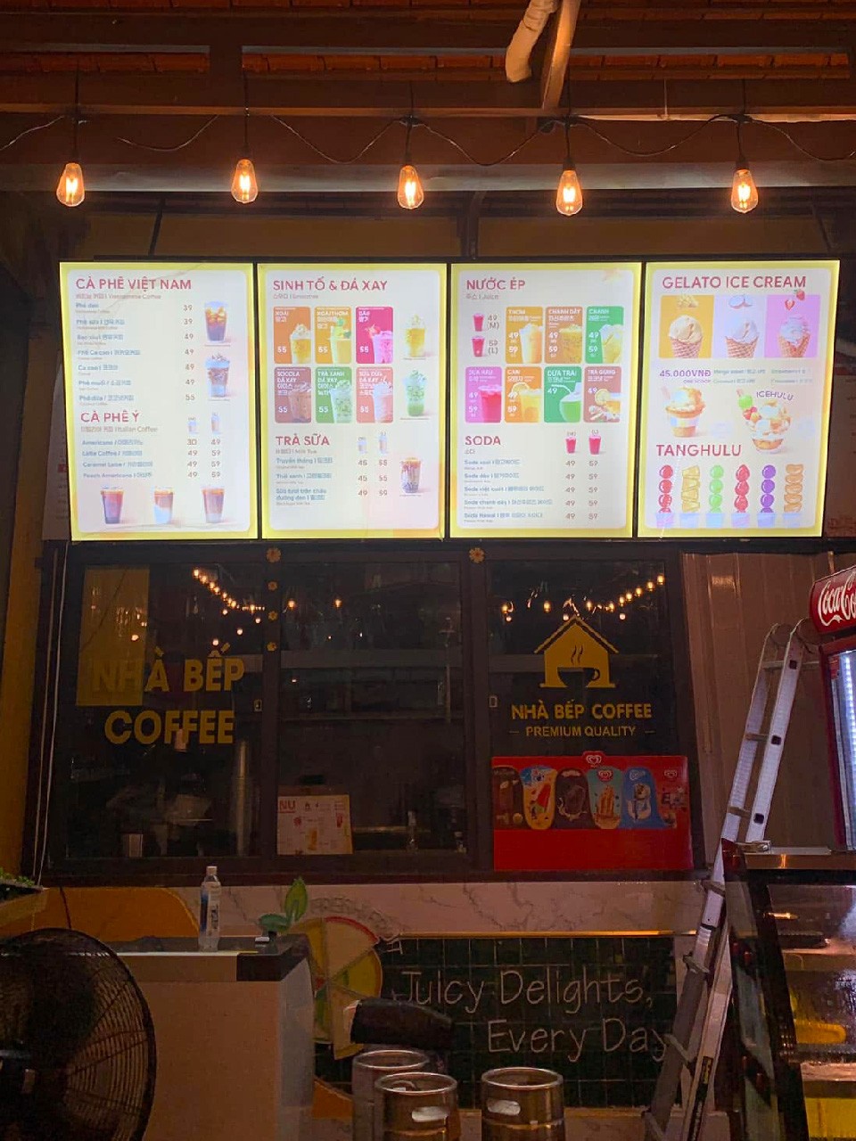 Bảng menu LED thả trần cho quán cafe