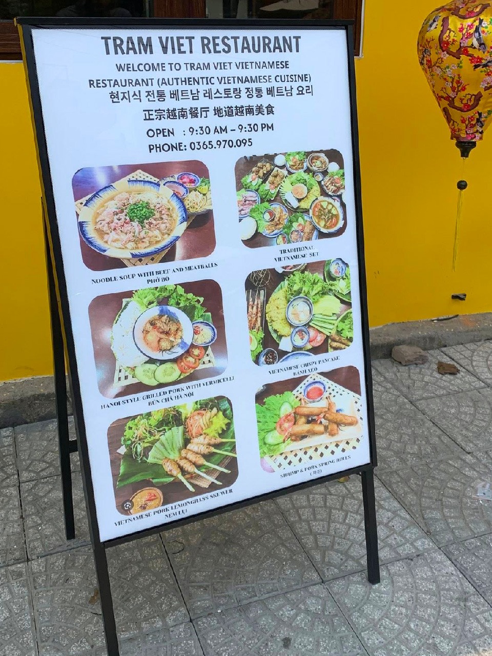 Bảng menu LED 50x70cm đặt tại khu vực order