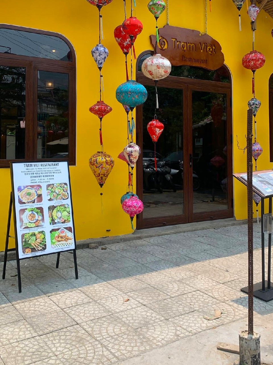 Mẫu bảng menu LED chân đứng 2 mặt hiện đại