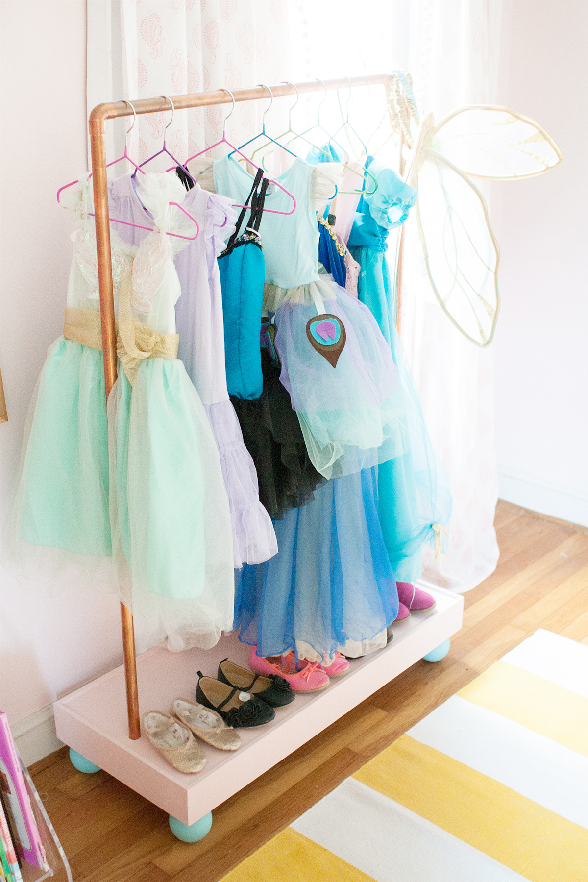DIY dress up rack