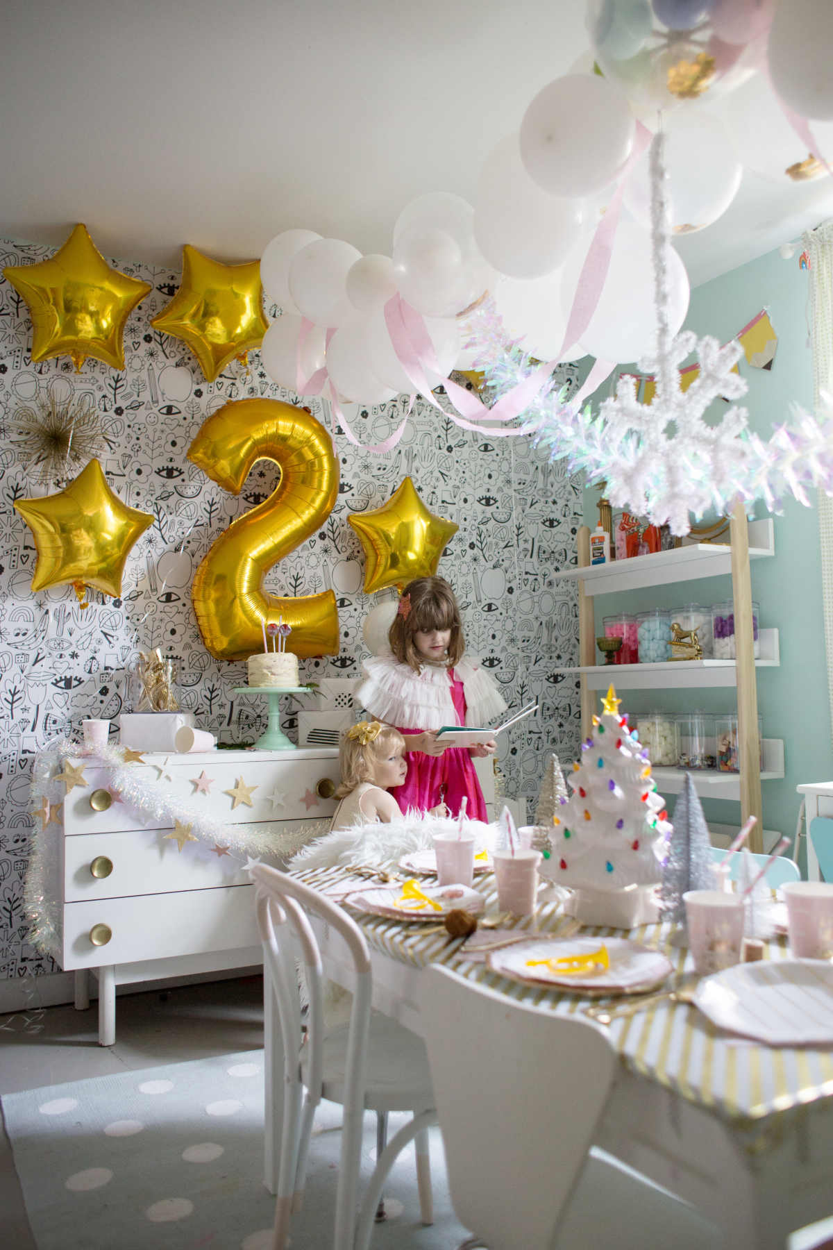 Easy Golden Birthday Party Ideas - Lay Baby Lay