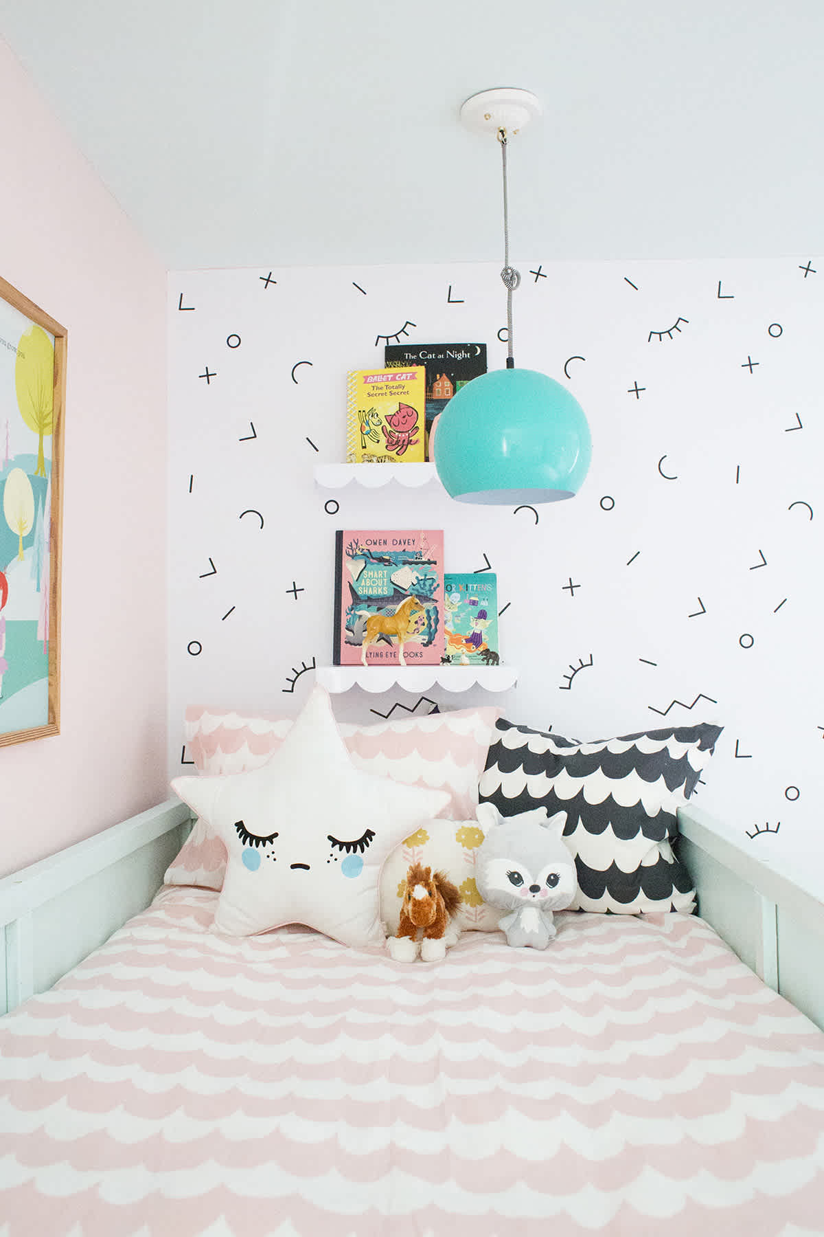 A d Bedroom With Bunk Beds Lay Baby Lay