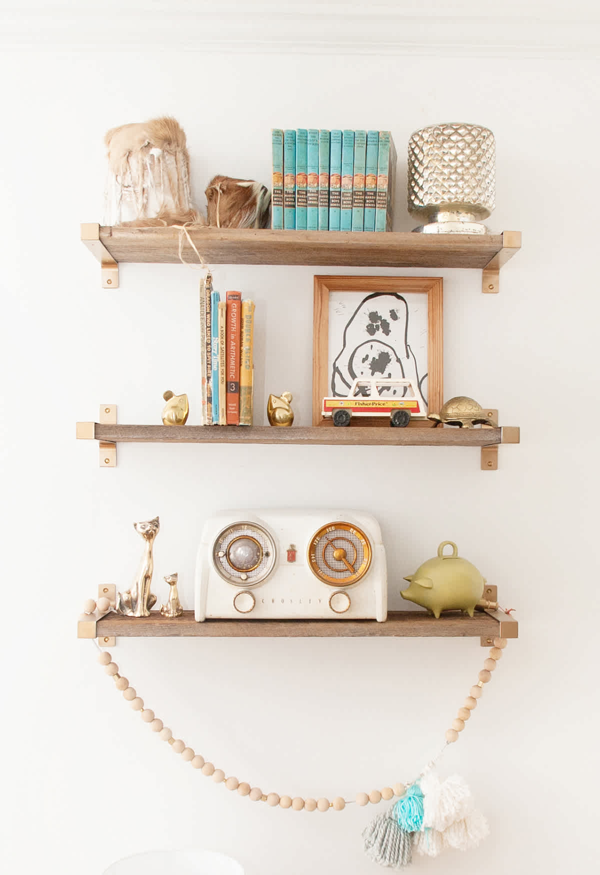 DIY bookshelves DIY book bin