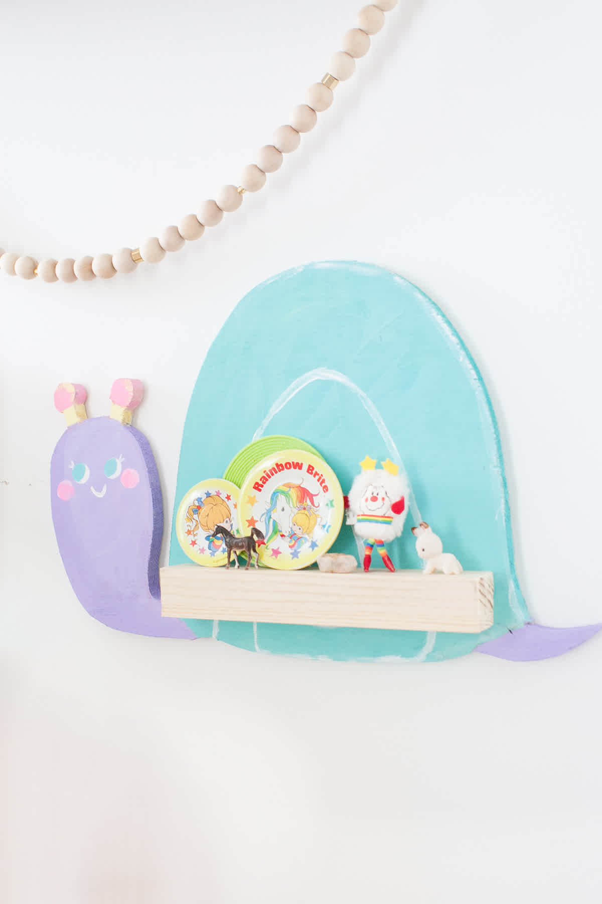 easy wooden shelf project for kids room