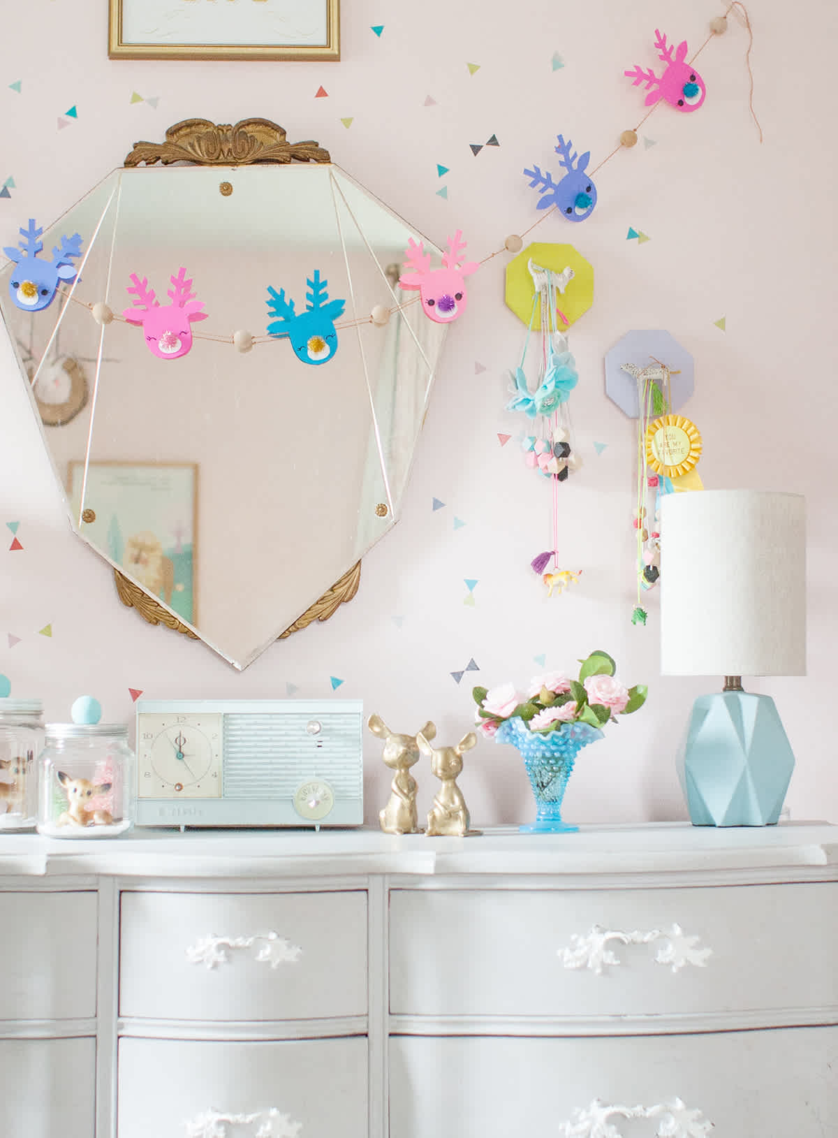 easy DIY reindeer garland  #ColorizeYourParty