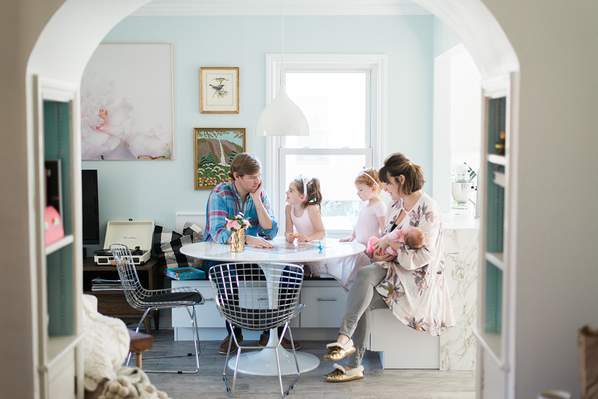 Air floating children's room desk