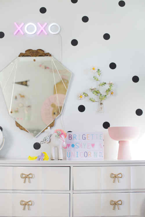 Shelf Styling and Details in the Girls' Shared Room