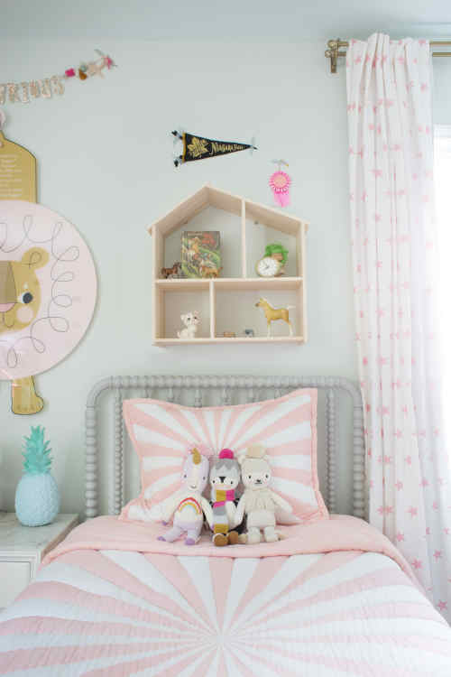 Cute Shelving to go Above a Kid's Bed