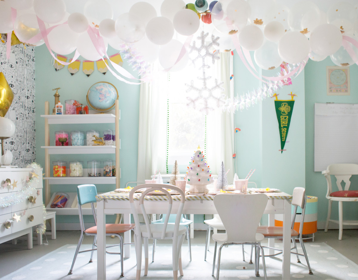 Easy Golden Birthday Party Ideas - Lay Baby Lay