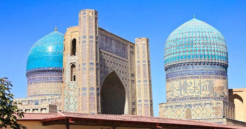 The Bibi Khanum mosque in Samarkand, Uzbekistan 