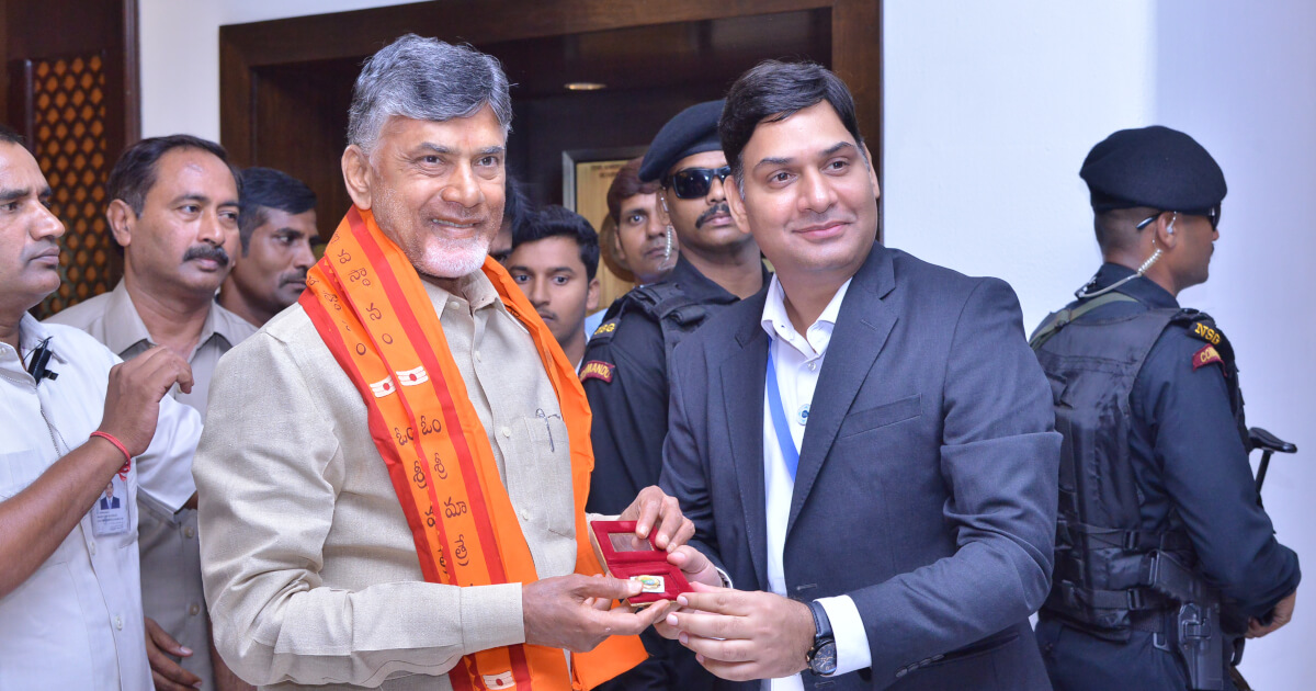 Shri Vikas Sharma, Director & Chief Executive of CSL welcoming Shri N. Chandra Babu Naidu, Hon’ble Chief Minister of Andhra Pradesh