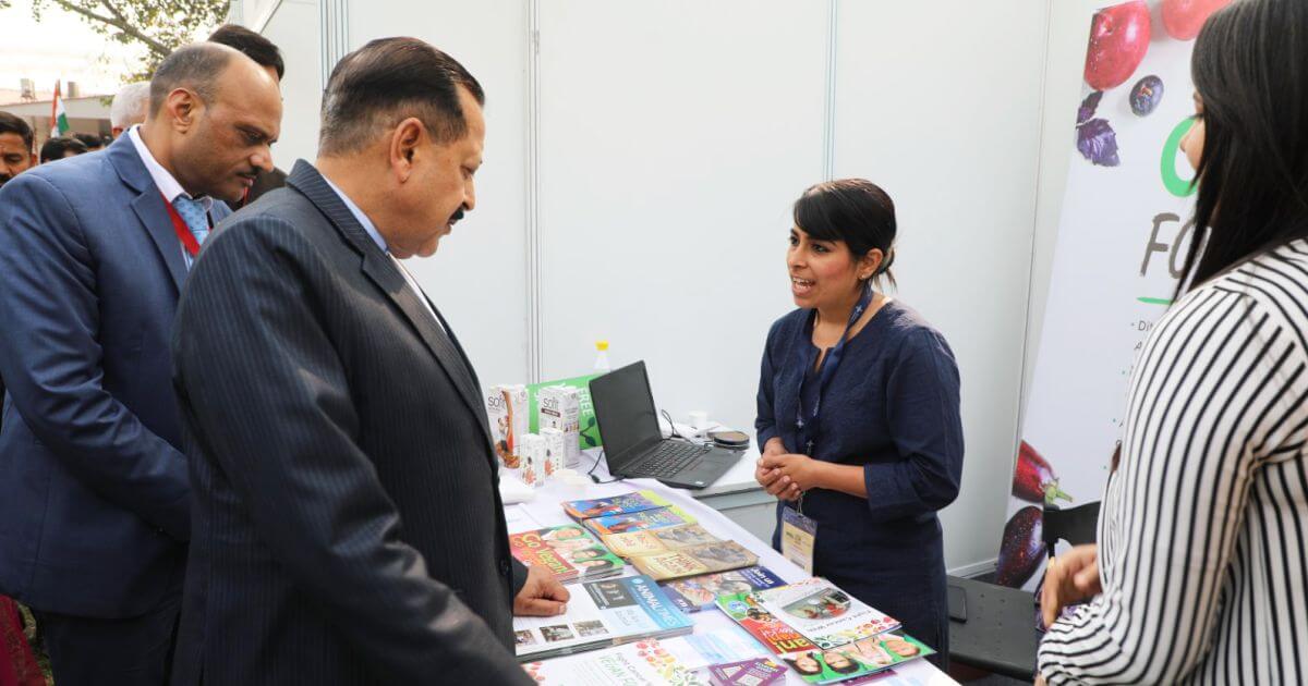 Hon’ble Dr. Jitendra Singh (MoS PMO) checking out the stall of People for the Ethical Treatment of Animals (PeTA)