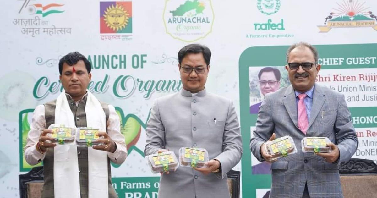 Kiwi Box revealing ceremony at launch event by Shri Kiren Rijiju, Union Minister for Law and Justice and Shri Kailash Choudhary, Minister of State, Ministry of Agriculture and Farmers Welfare and Shri Sanjeev Kumar Chadha (IFS), Managing Director, NAFED