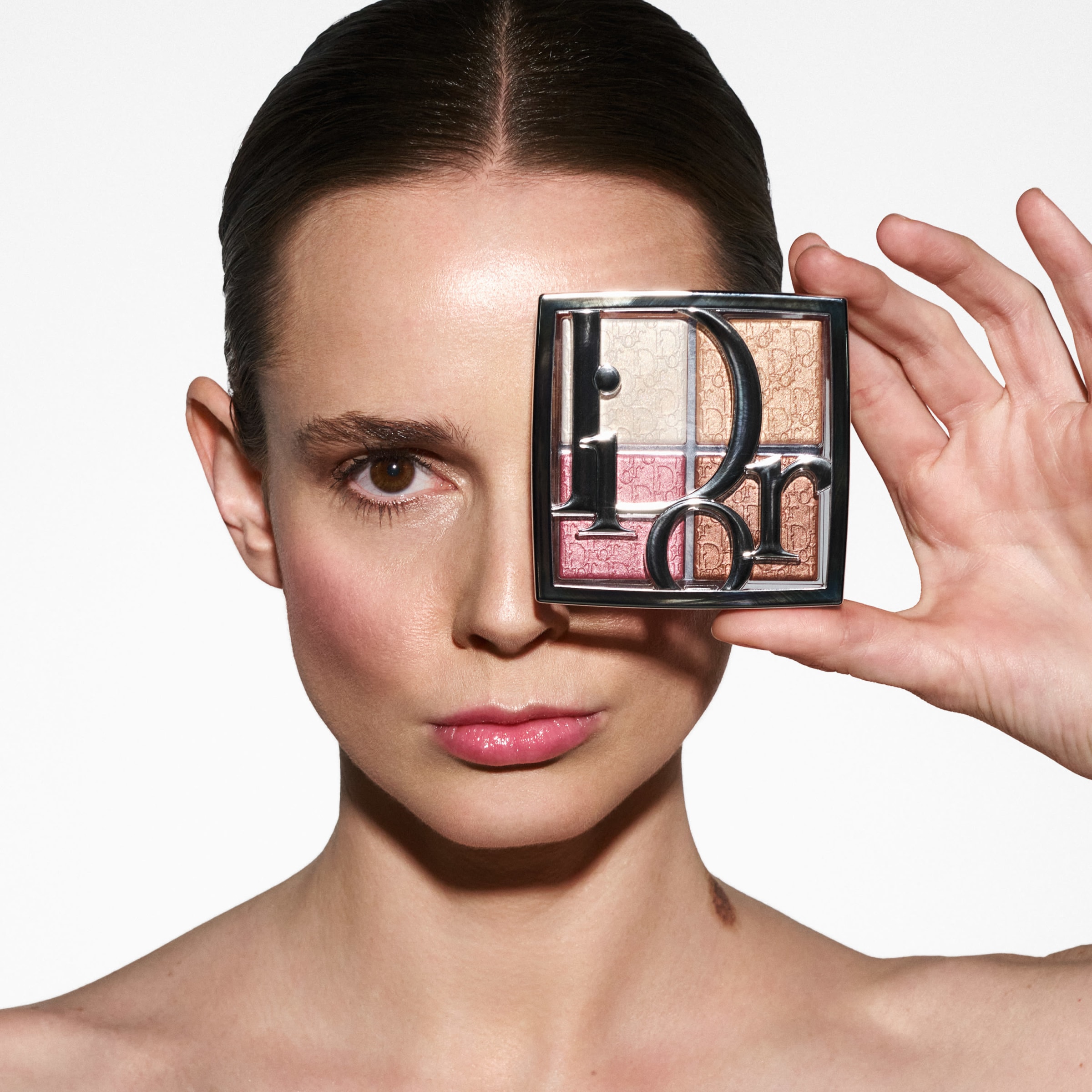 High-End Beauty Advertisement (3/4)