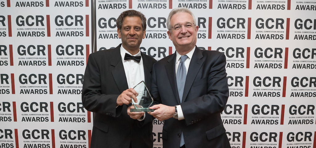 Clearinghouse Payments Company wins Behavioural Matter of the Year - Americas. L-R: Omar Shah and Richard Taffet.