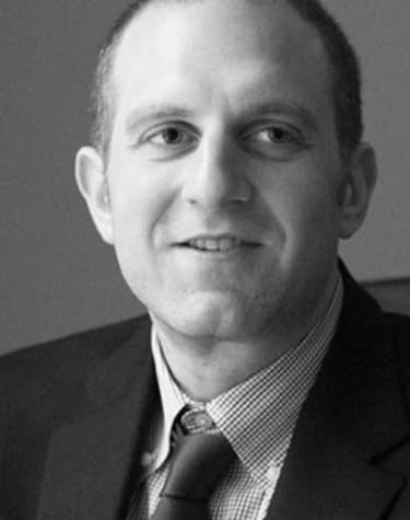 Andrew Poplinger New York boutique promotes counsel