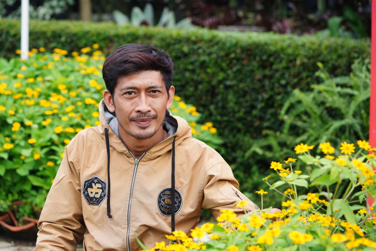 Landscaping — Month-end: all sites, all crew, one export