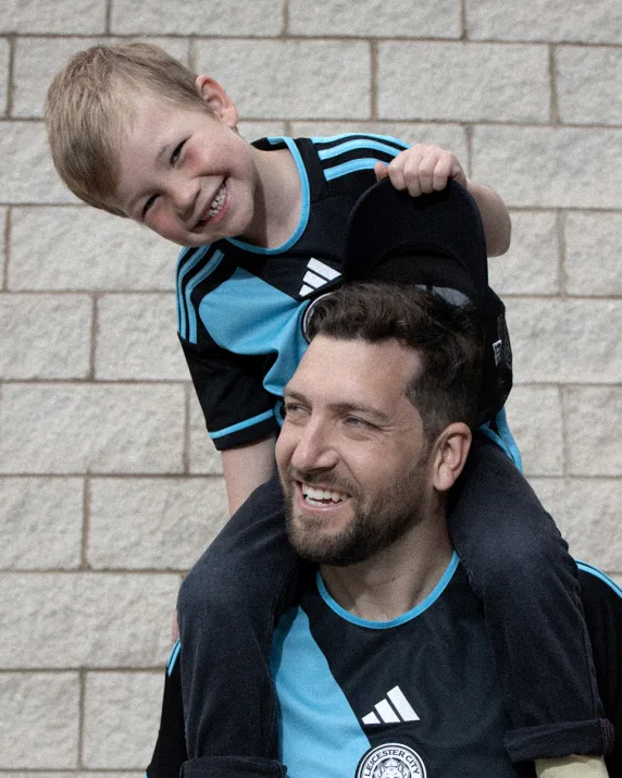 เสื้อแข่งทีมเยือน เลสเตอร์ ซิตี้ ฤดูกาล 2023/24 - ชุดเซ็ทเด็ก