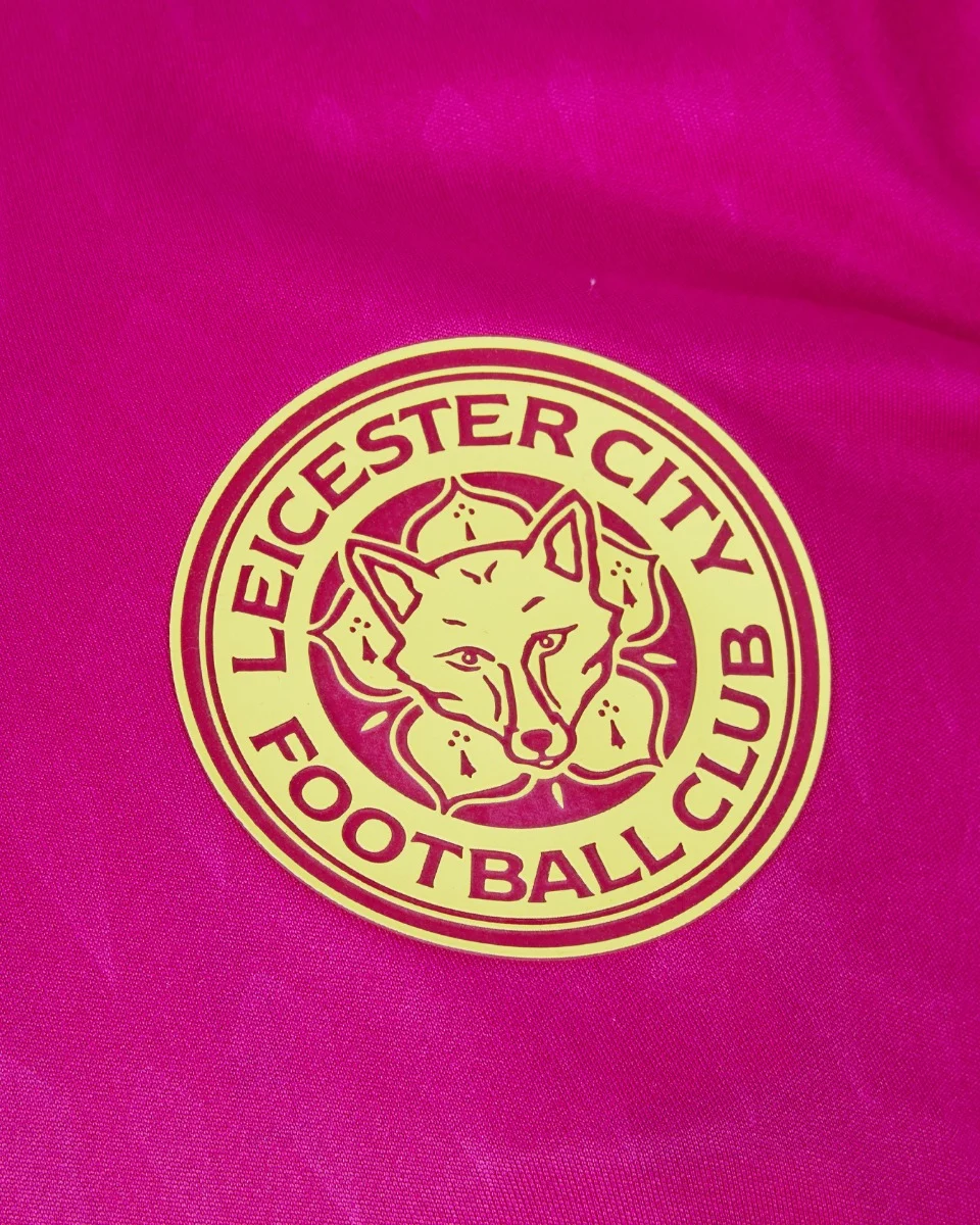 เสื้อผู้รักษาประตูทีมเหย้า เลสเตอร์ ซิตี้ ฤดูกาล 2023/24
