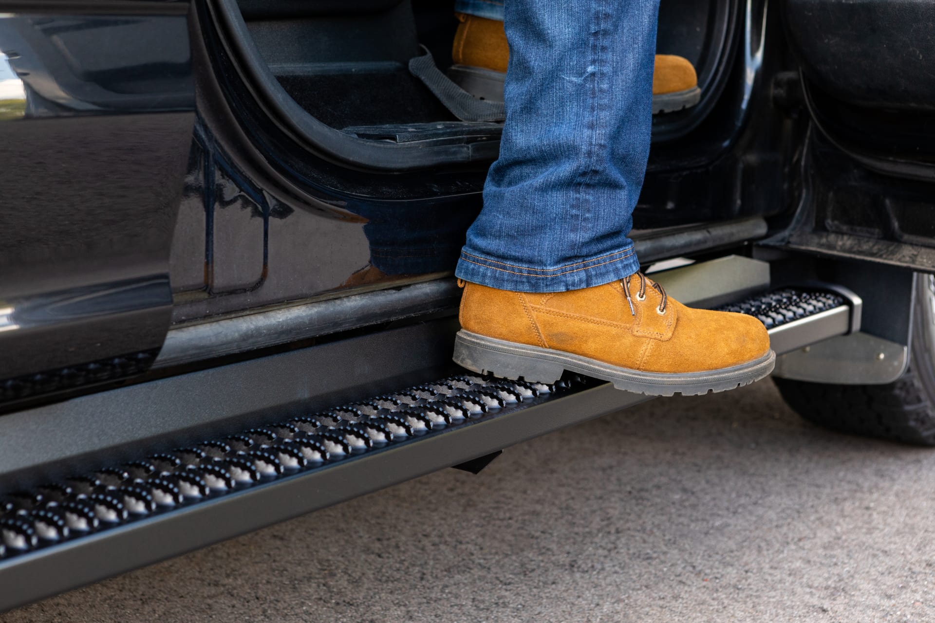 Lippert offers running boards and steps from ARIES, LUVERNE, RETRAC and Ranch Hand.